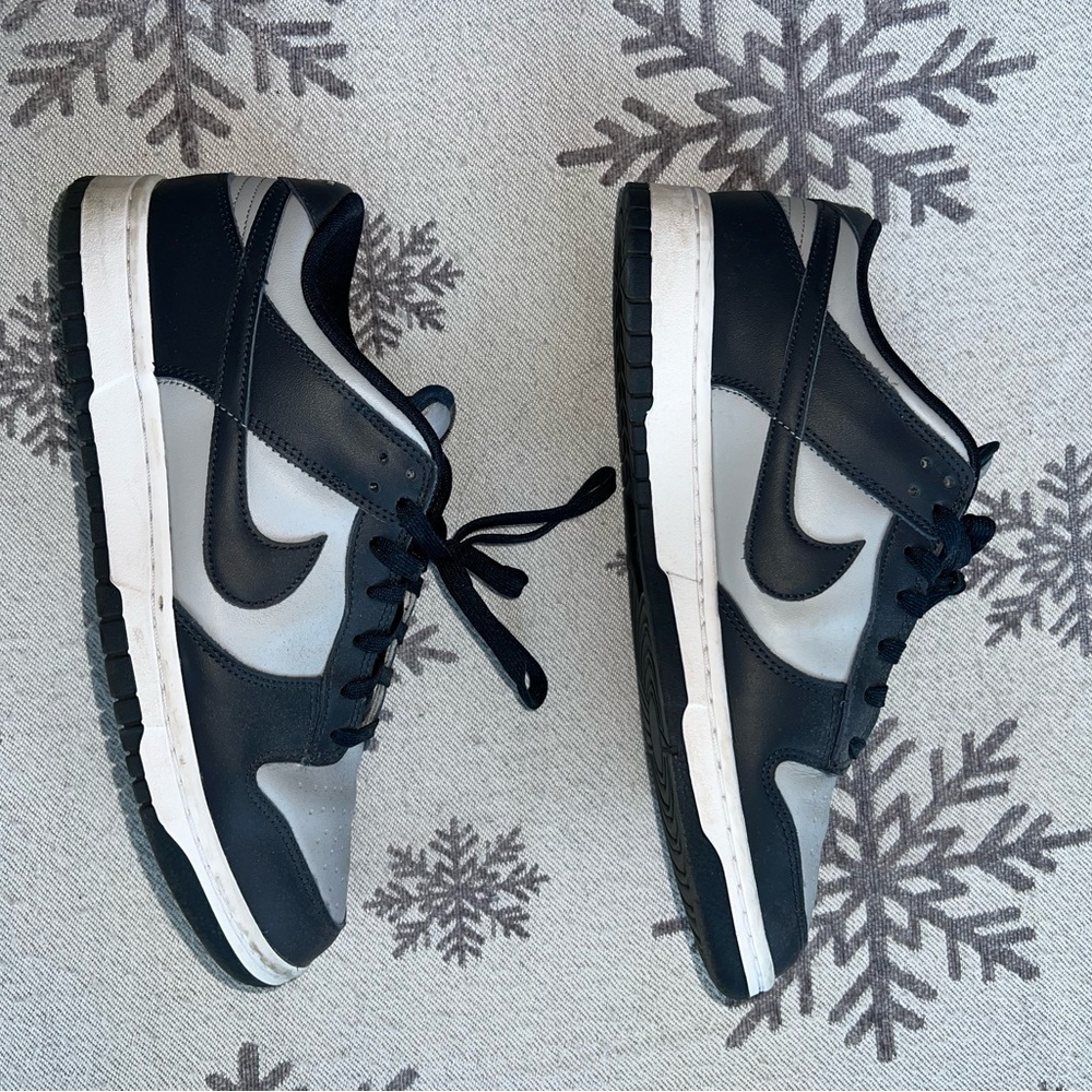 Nike Dunk Low Georgetown + Free Crease Protectors